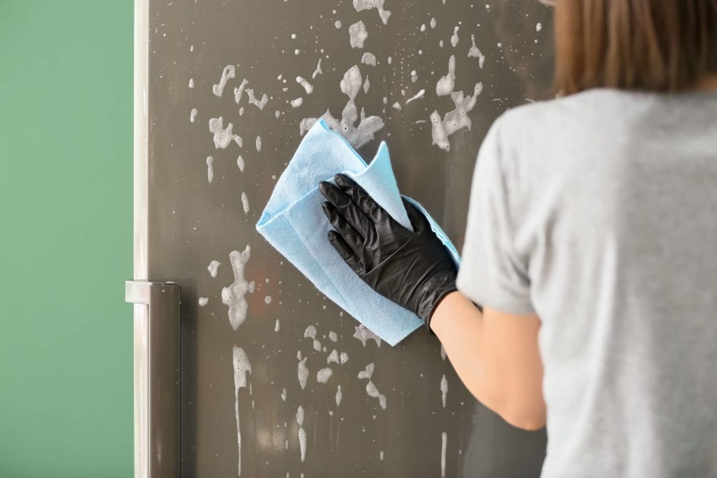  Entretien pour Garder les Portes de Douche en Verre Propres 