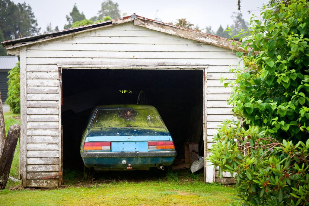 Older tandem garage