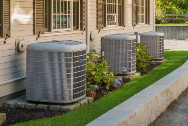 do air conditioners use gas?