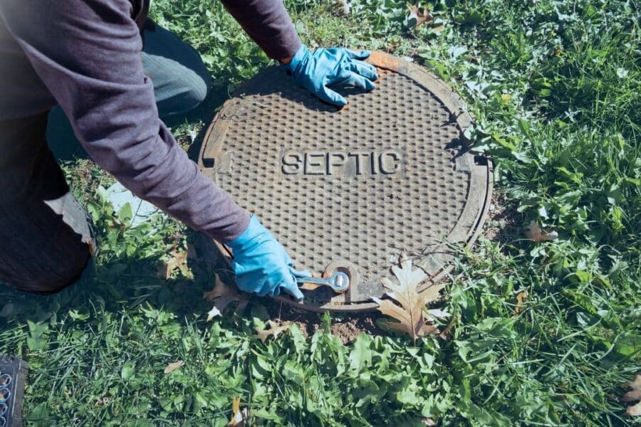 how to tell your septic tank is full